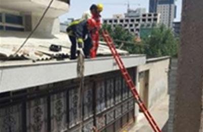 امرأة عاملة تفقد حياتها