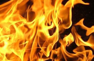 إضرام شابة النار في نفسها بمدينة دزفول