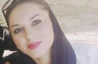 إيران: محاكمة طالبة كردية دون إمكانية الحصول على محام