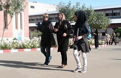 إيران: الجامعات ملتزمة بالرقابة على حجاب الطالبات