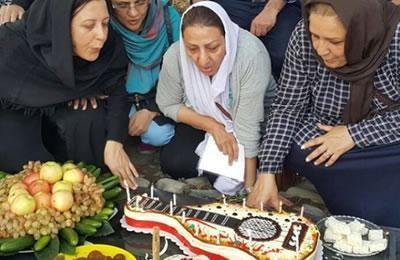 إيران: مناشدة النساء الثكالى تظلماً لدماءأبنائهم الشهداء