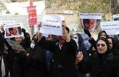 إيران: اعتراض النساء على استمرار احتجاز سجين الرأي