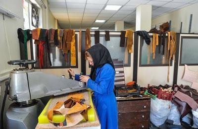 إيران : النساء المعيلات محرومات من الدعم الحكومي