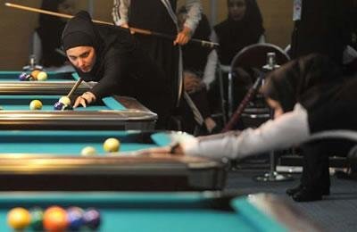 حرمان لاعبات البليارد لمدة سنة
