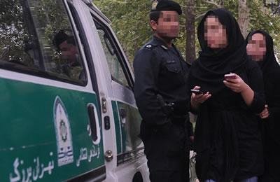 ايران: مطالبة ممثل خامنئي الجميع للتصرف حول مسئلة الحجاب