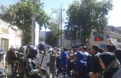 ايران :   اعتصام النساء في محافظه لورستان