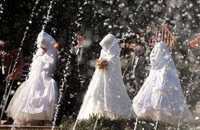 ايران: تزويج الفتيات اليافعات اللابسات البيض المسكينات