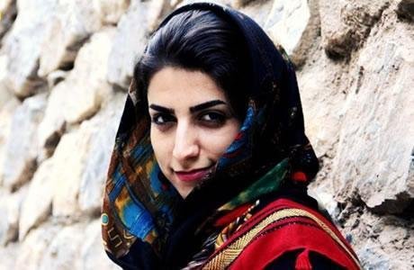 ايران:  إحضار ناشطة مدنية لحقوق النساء إلى الإدعاء العام