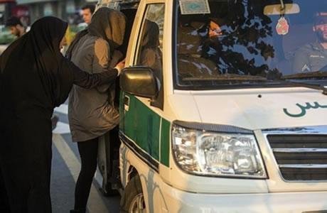 ايران:   اعتقال شابات باتهام المشاركة في تدريب الرقص