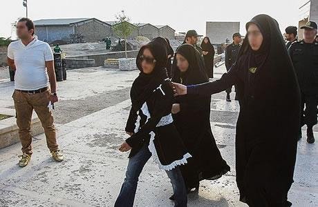 ايران:  مباشرة دوريات خاصة للنساء عملها في مدينة قم