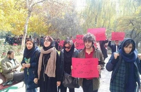 إيران: احتجاجات طلابية وحضور بارزه للطالبات فيها