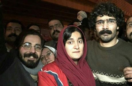 إيران: أسر المعتقلين في الإنتفاضة يحرّرون أربعة سجناء نتيجة إعتصامهم