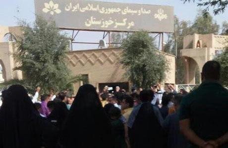 إيران: مشاركة النساء على نطاق واسع بمدينة الأهواز احتجاجا على النهج العنصري للتلفزيون الحكومي