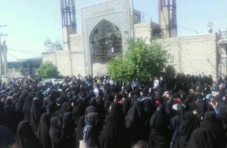 إيران : مشاركة واسعة للنساء في مظاهرات مدينة كازرون