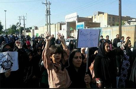 عمال شركة قصب السكر في هفت تبه