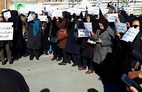 معلمون وتربويون