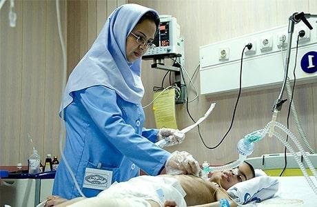 ممرضون وممرضات مستشفى في طهران لا يتلقون أجور مقابل العمل الإضافي