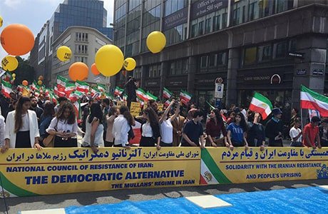 نساء إيرانيات يطالبن بإقامة إيران حرة في مظاهرات حاشدة في بروكسل