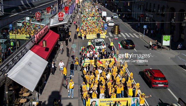 مشاركة نشطة لإيرانيات في تظاهرة بالسويد2