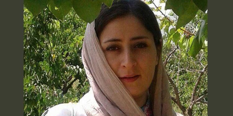 الناشطة العمالية عاطفه رنغريز