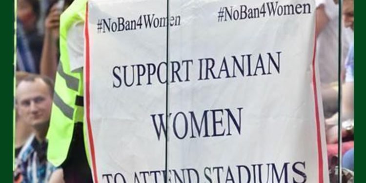 قائد شرطة طهران يهدد النساء المحبات لكرة القدم بالاعتقال