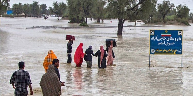وتقول المصادر المحلية إن حوالي 40000 منزل قروي دمروا تمامًا 