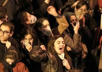 فرانس 24 \ التحقق من أشرطة الفيديو لإصابات النساء في مظاهرات إيران