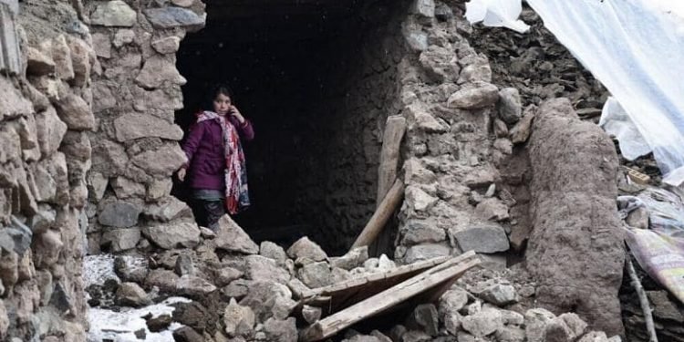 النساء المنكوبات بالزلزال