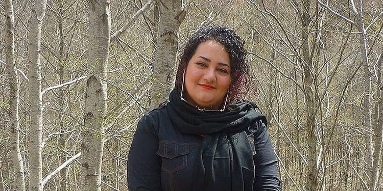 آتنا دائمي – تلفيق قضية جديدة لها بسبب دفاعها عن شهداء انتفاضة نوفمبر