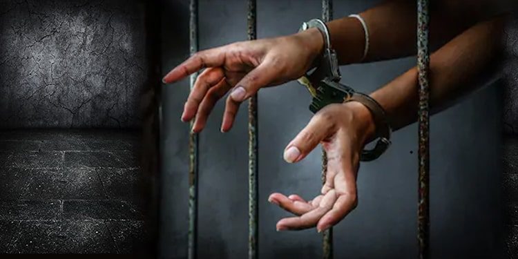 ناشطات مدنيات في إيران يتعرضن لاعتقال وسجن وحظر النشاط الحر