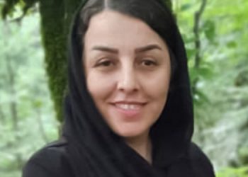 السجينة السياسية حديثة صبوري في سجن إيفين، محرومة من الرعاية الطبية