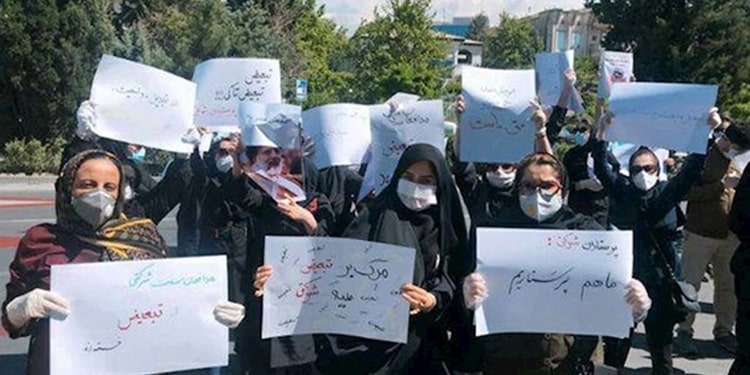 احتجاجات الأطباء والعاملين في مجال الصحة والعلاج