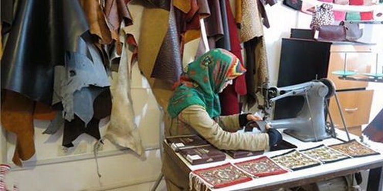 بعض الأمثلة من حياة النساء المعيلات