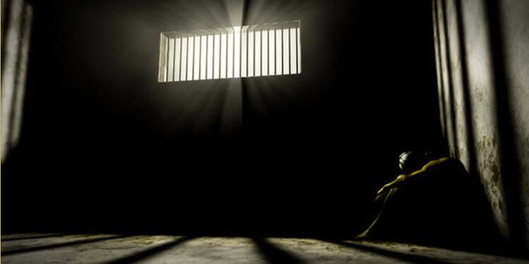 نقل السجينة السياسية الكردية سكينة بروانة إلى الحبس الانفرادي ردًا على احتجاجها