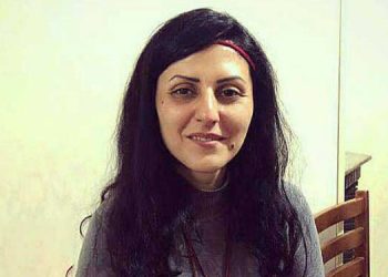 السجينة السياسية كلرخ إبراهيمي إيرايي تتعرض للضرب وتنقل من سجن قرجك إلى العنبر 2 أ بسجن إيفين