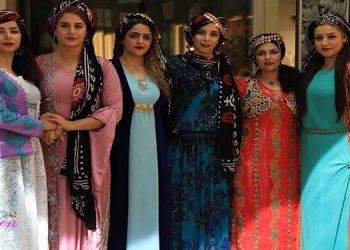 اعتقال عضوات فرقة «كلاريس» الموسيقية النسائية في كرمانشاه واستجوابهن