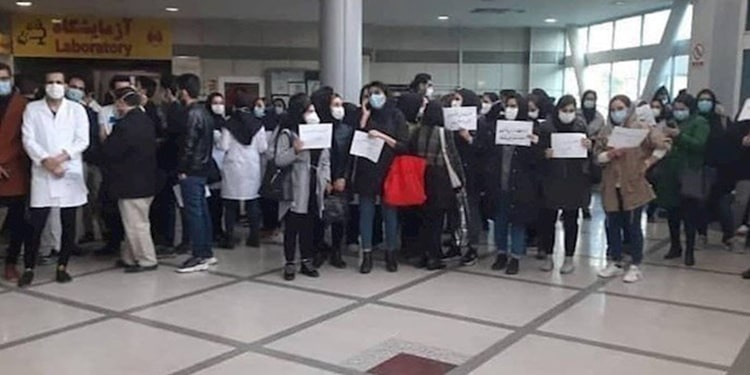 تجمعات احتجاجية لممرضات وطواقم طبية في كرج ويزد وياسوج وبافق