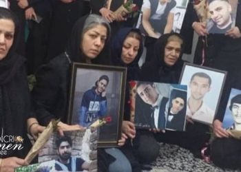 أمهات شهداء انتفاضة نوفمبر 2019 يؤيدن الإضراب العام لعمال صناعات النفط