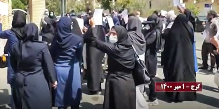 احتجاجات حاشدة لمعلمي إيران في بدء العام الدراسي الجديد وإعادة فتح المدارس