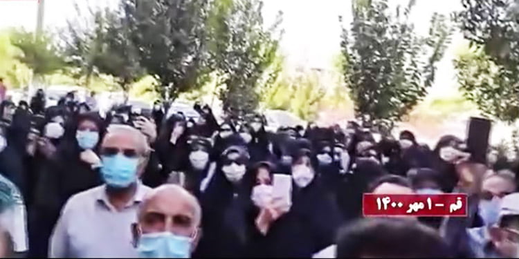 احتجاجات حاشدة لمعلمي إيران في بدء العام الدراسي الجديد وإعادة فتح المدارس