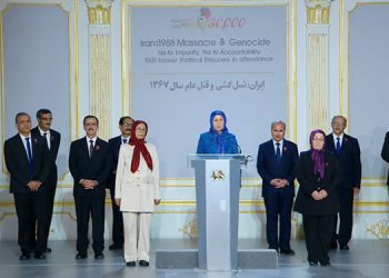 وفد يضم 12 سجيناً سياسياً سابقاً ومدعيًا في محكمة ”حميد نوري“