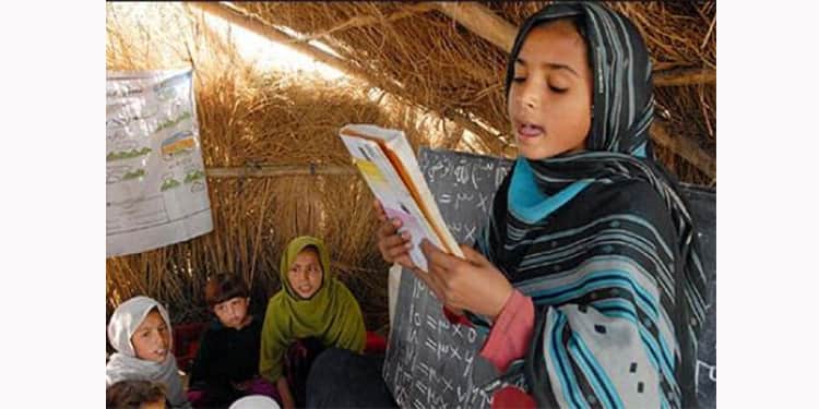 ترك الدراسة للفتيات أكثر من الأولاد