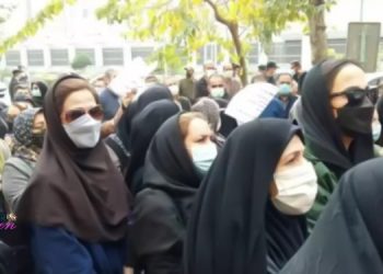 أوسع الاحتجاجات العارمة للمعلمين في 53 مدينة و 22 محافظة في إيران