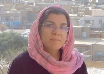 استدعاء الناشطة العمالية بروين محمدي لتنفيذ عقوبتها بالسجن