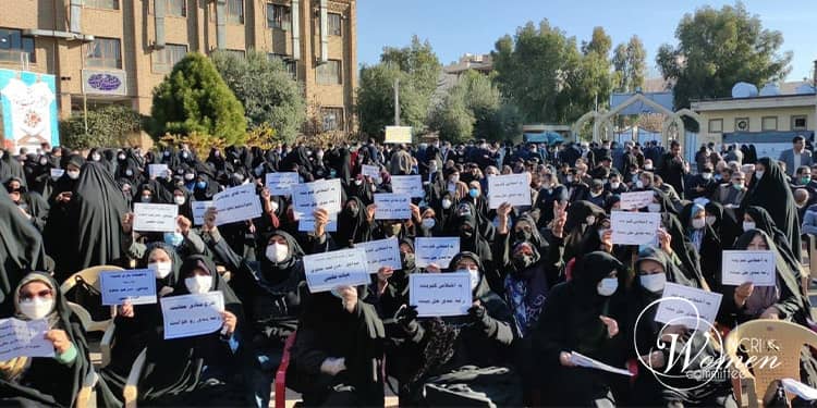 على التوالي وشارك فيها آلاف المعلمين الإيرانيين مطالبين بحقوقهم