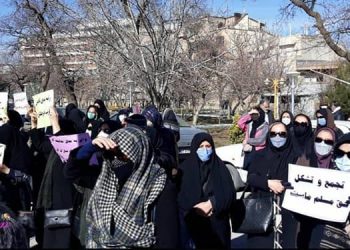 مظاهرات المعلمين في 120 مدينة في إيران ؛ كما قالوا نزلوا إلى الشوارع