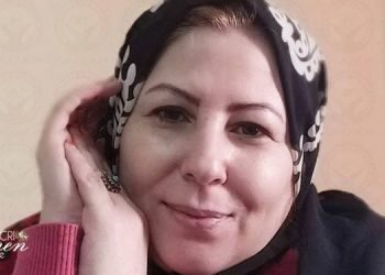 سنة سجن للأستاذة الجامعية ”آرزو رحيم خاني“ لوضعها الزهور على قبور شهداء إعدامات عام 1981