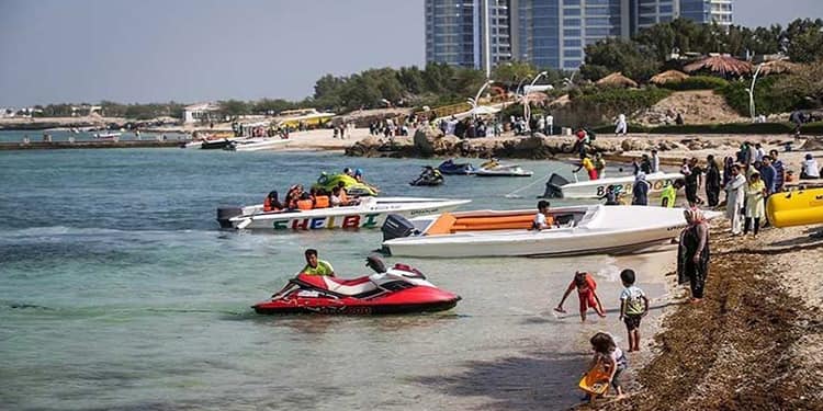 الأنشطة الرياضية على شاطئ جزيرة كيش جريمة