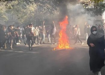 احتجاج طالبات جامعة الزهرا على اللقاء برئيسي