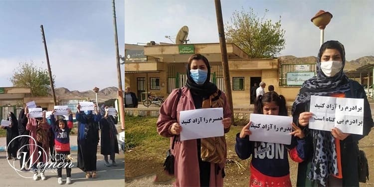 تجمعت عائلات المتظاهرين المعتقلين مؤخرا أمام القضاء في أبدانان